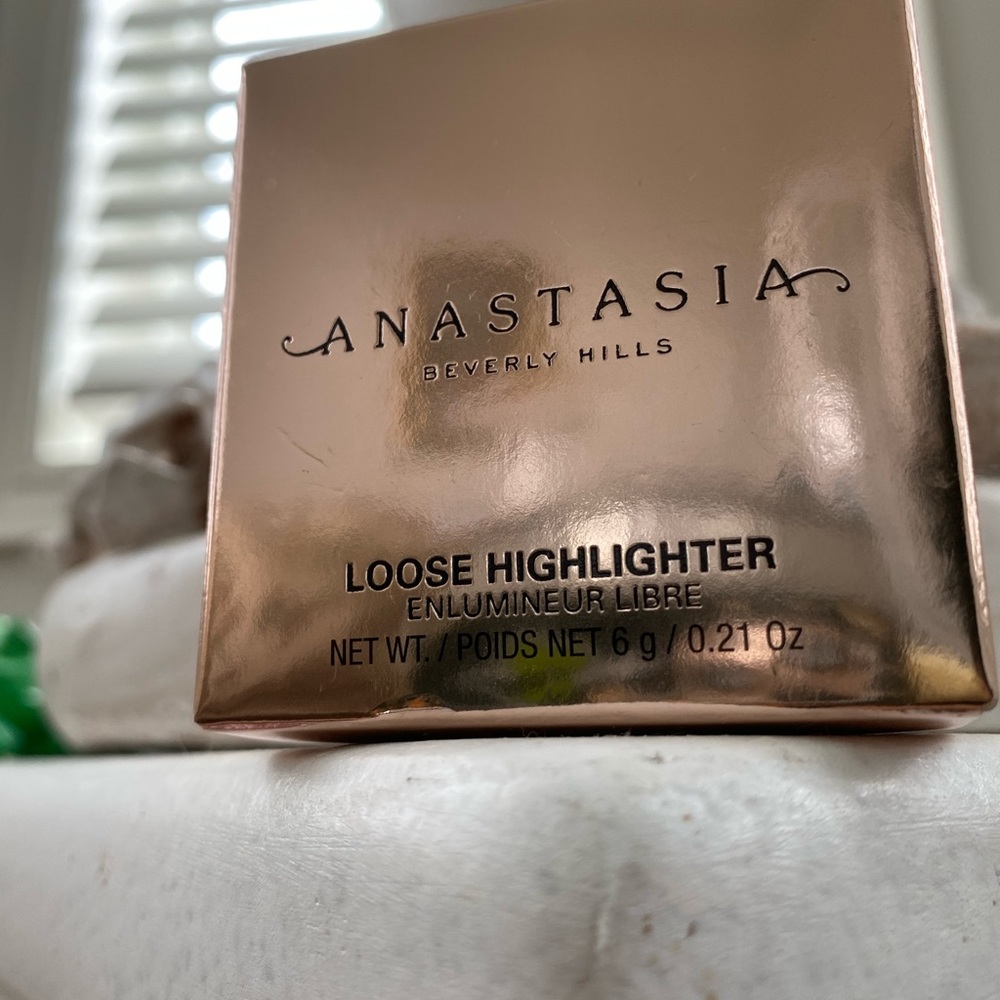 anastasia beverly hills loose highlighter vegas